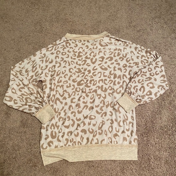 NWT Saints and Hearts French Terry Leopard Top, S - Picture 4 of 6